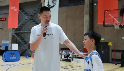 官宣！北京首钢功勋老臣决定退役，加入教练组辅佐许利民