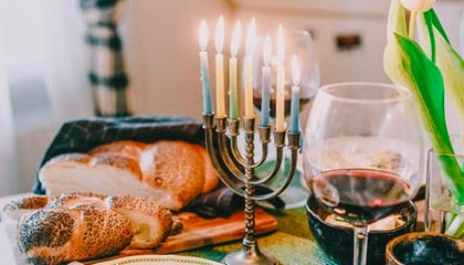 理性追星！奥纳纳推开想与他合影的球迷，但被另一人丢水瓶